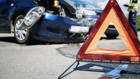 VIDEO Un bărbat din Capitală s-a stins din viață, după ce a fost călcat de tramvai. Ambulanța a întârziat să apară